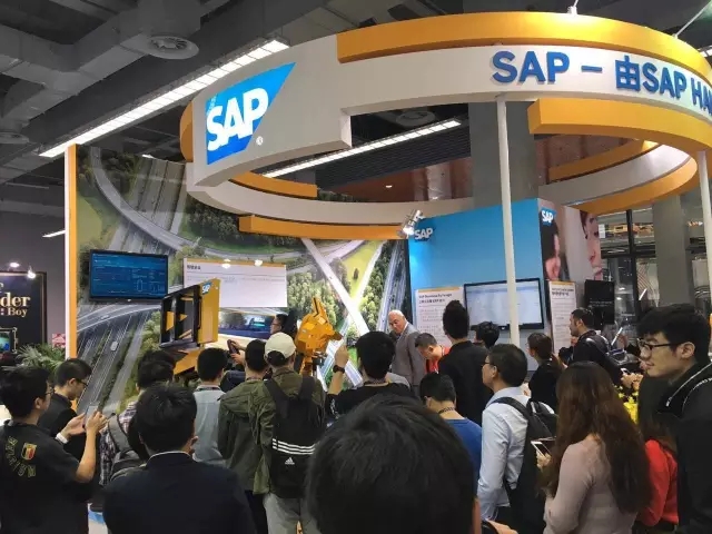 媒體聚焦SAP展臺(tái)